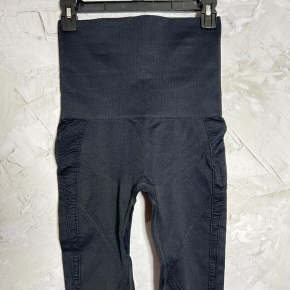 Belly Bandit Mother Tucker Capri Compression Leggings Size S Postpartum Textured - Picture 8 of 10